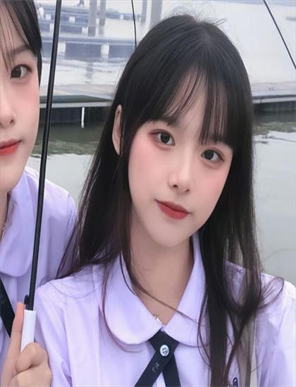 影视评论：《全球直播：双面宠妻》的艺术价值与娱乐性平衡